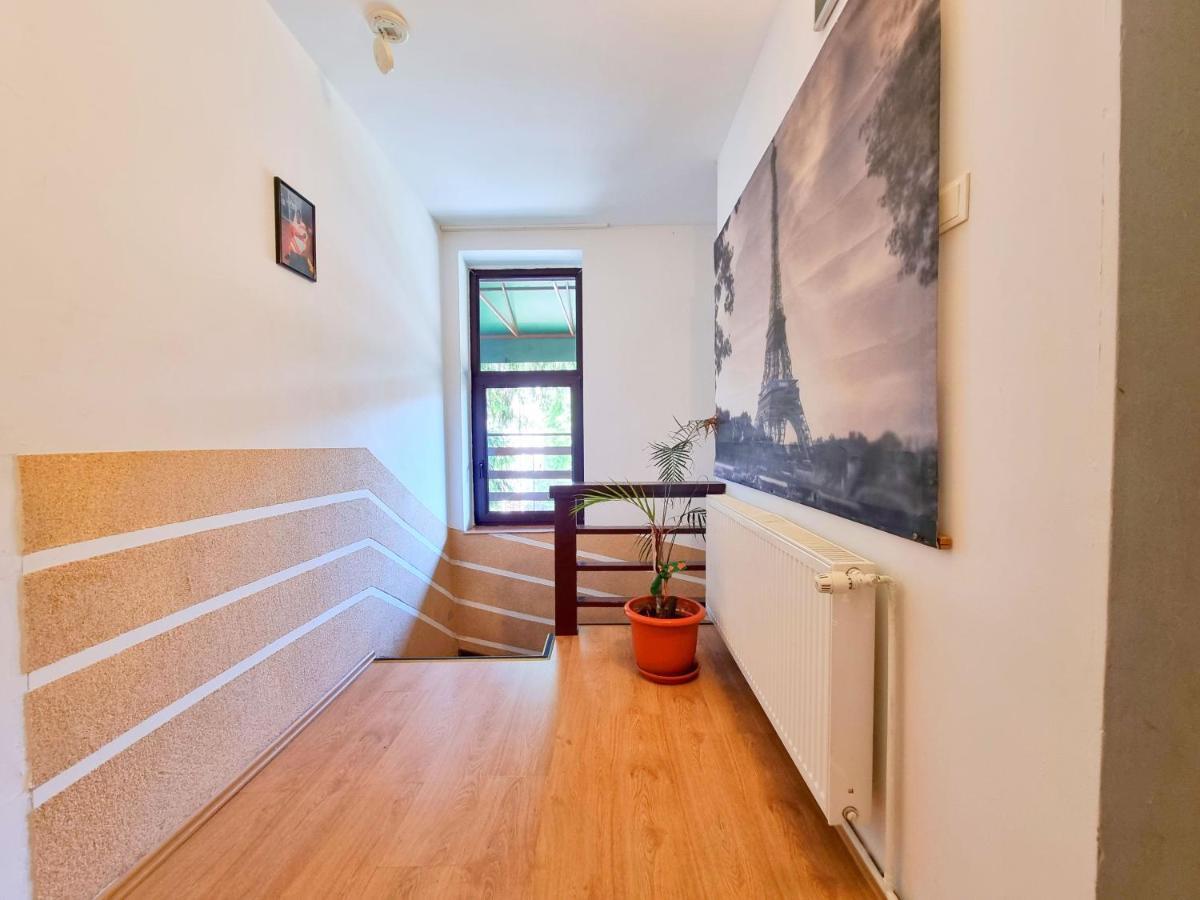 Casa Cu Brazi Hotel Buşteni Екстериор снимка