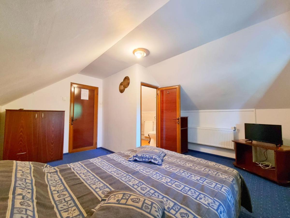 Casa Cu Brazi Hotel Buşteni Екстериор снимка